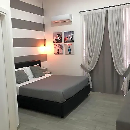 Downtown 4* ナポリ