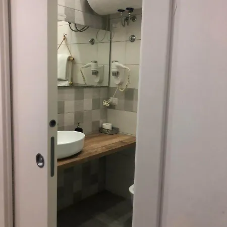 Bed and Breakfast Downtown 4*